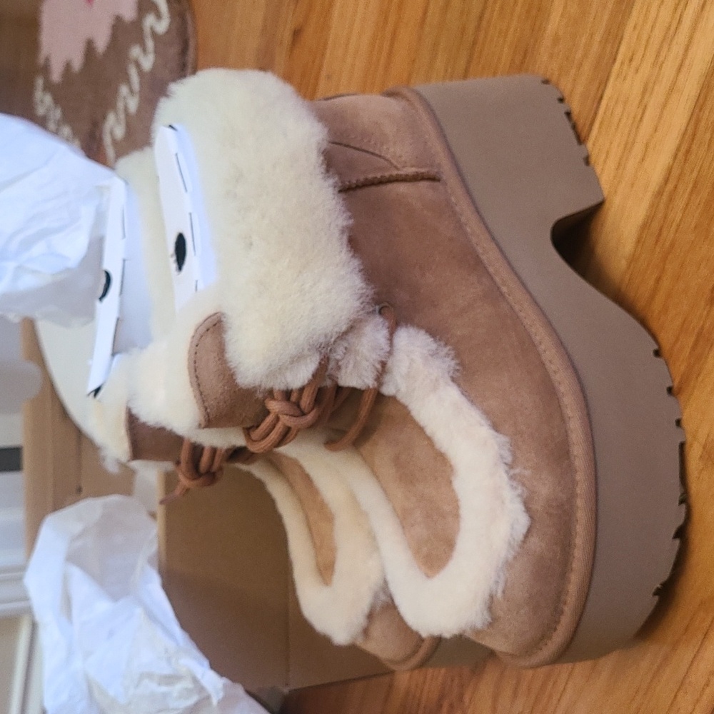 Ugg Esmee Lace Up Platform Boots 💗 HTF - Picture 5 of 12